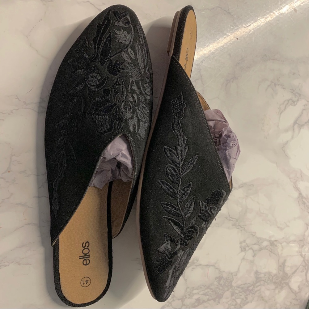 New black embroidered flat mule size 11